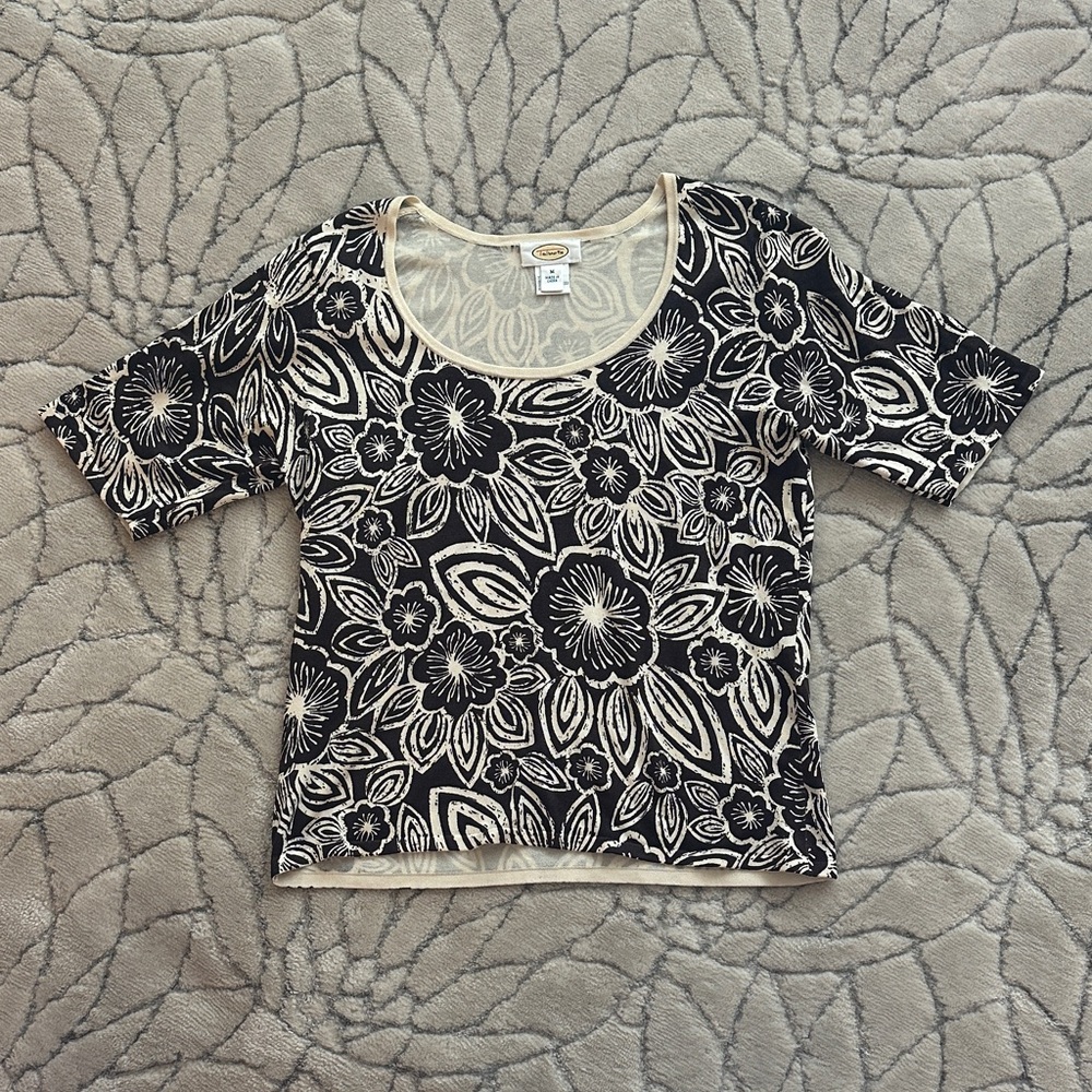 Chico's Neutral Floral Short Sleeve Top